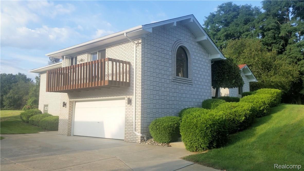 8550 Hough Road Almont, MI 48003 - Photo 2 of 54 newe garage elevation.jpg