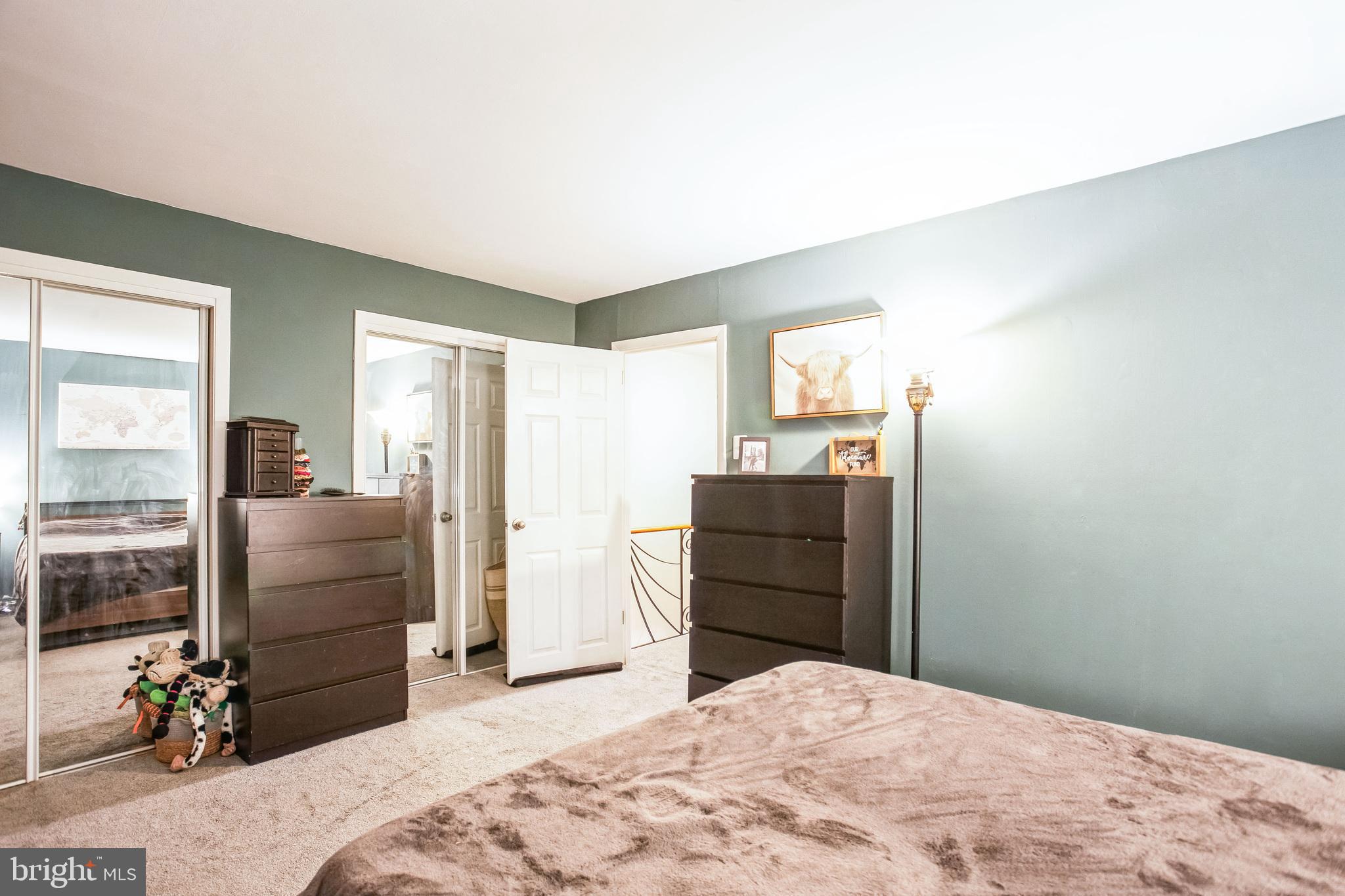 9268 Angus Place Philadelphia, PA 19114 - Photo 18 of 32