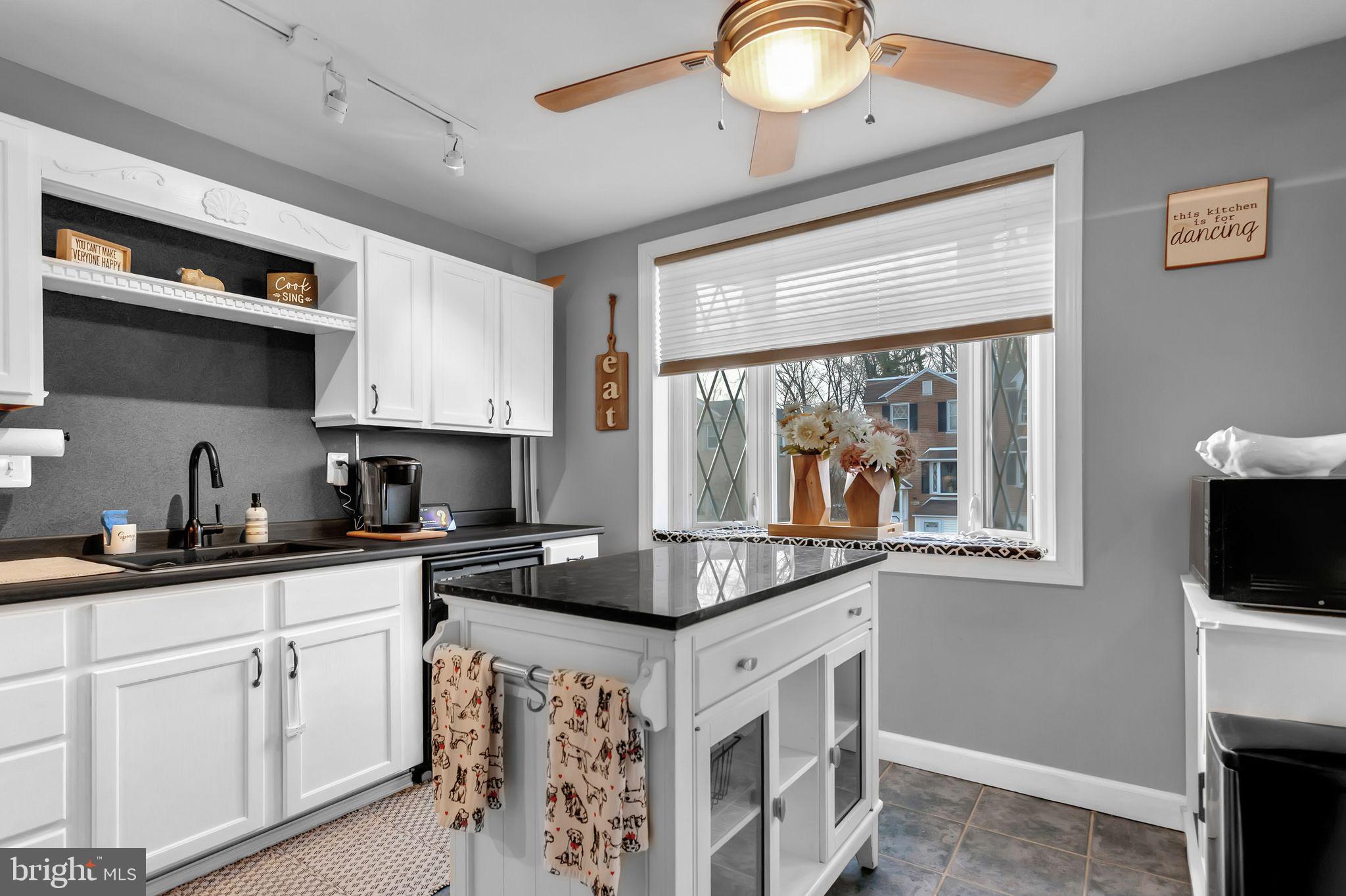 9268 Angus Place Philadelphia, PA 19114 - Photo 9 of 32