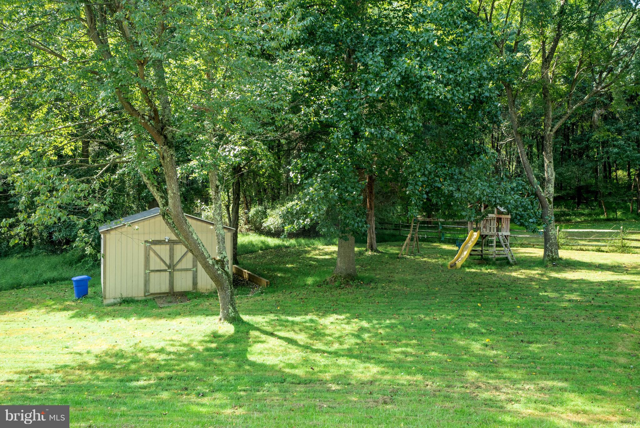 21310 Woodfield Road Gaithersburg, MD 20882 - Photo 33 of 34 Backyard
