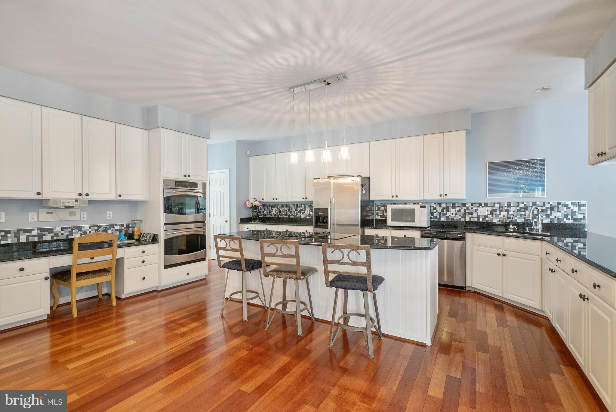 21310 Woodfield Road Gaithersburg, MD 20882 - Photo 5 of 34 Kitchen