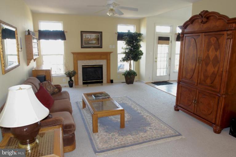 14452 Clubhouse Road Gainesville, VA 20155 - Photo 3 of 16 Family Room