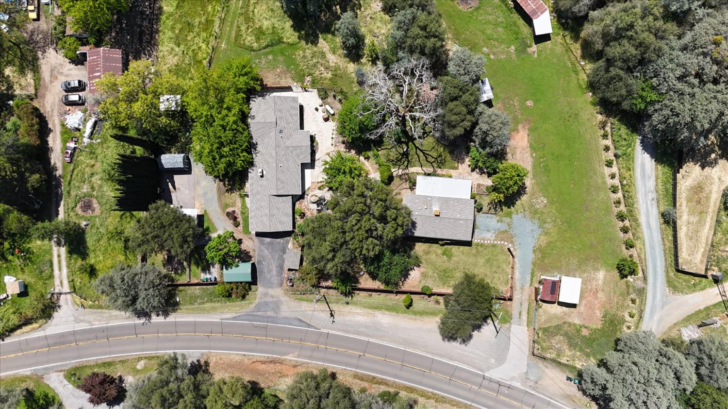 15301 Indian Springs Road Penn Valley, CA 95946 - Photo 5 of 99 Separate Driveways for Each House