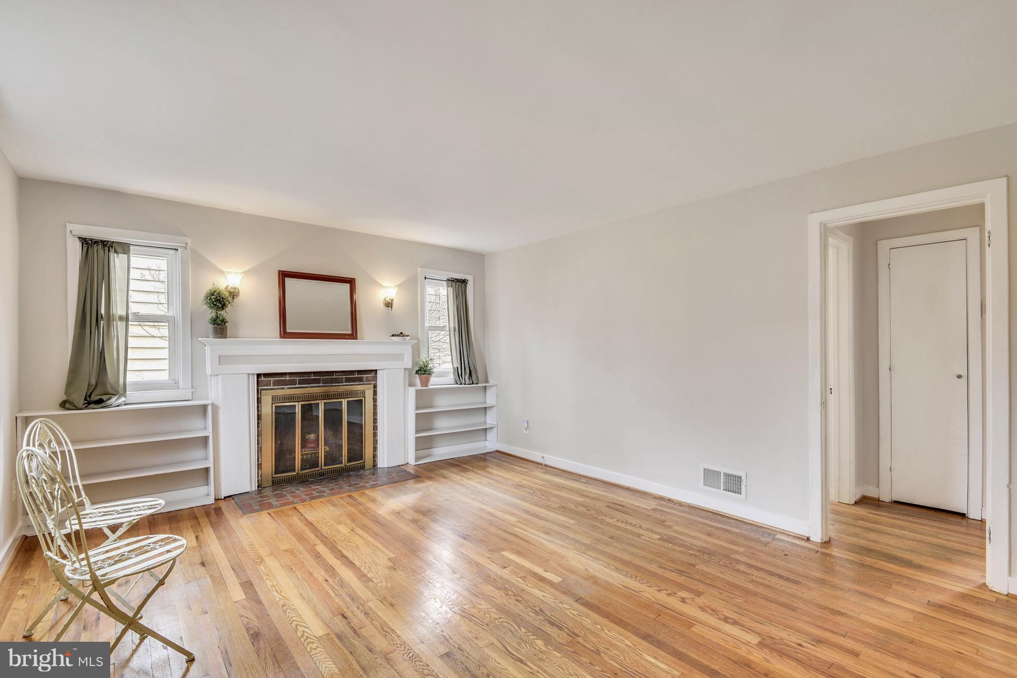 3522 Nimitz Road Kensington, MD 20895 - Photo 11 of 30 Family Room With 4 Windows & Lots of Light