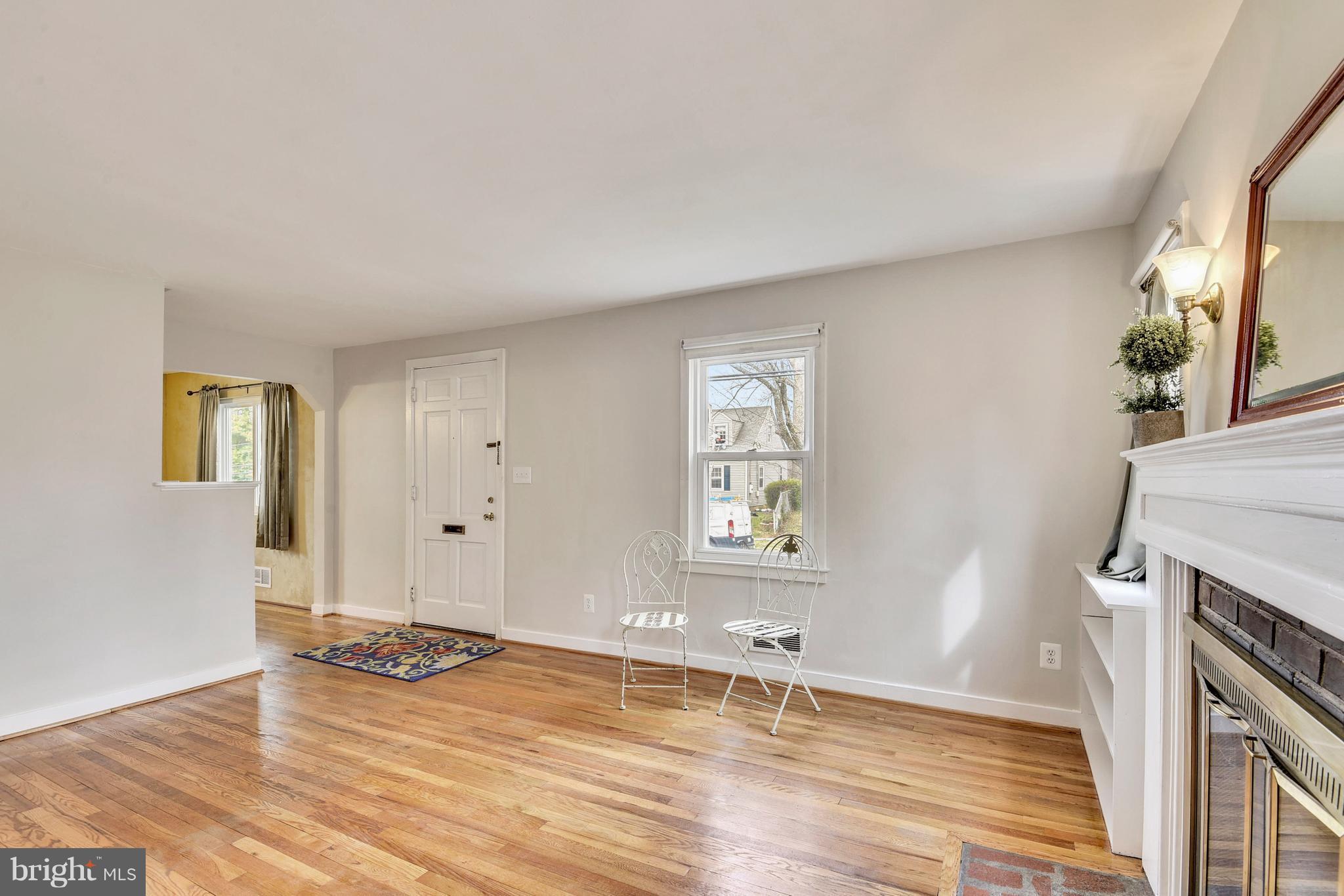 3522 Nimitz Road Kensington, MD 20895 - Photo 13 of 30 Family Room - Adjacent to Kitchen