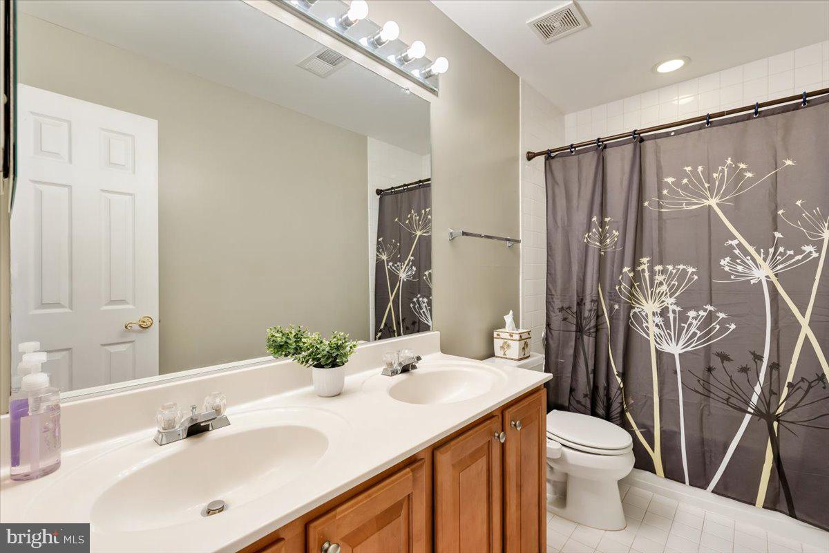 13714 Monet Court Chantilly, VA 20151 - Photo 40 of 58