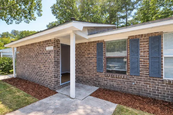 $1,250 | 152 Dorchester Manor Boulevard, Unit B, North Charleston, SC 29420