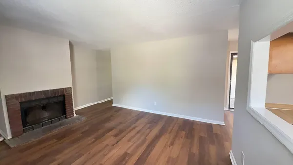 $1,250 | 152 Dorchester Manor Boulevard, Unit B, North Charleston, SC 29420