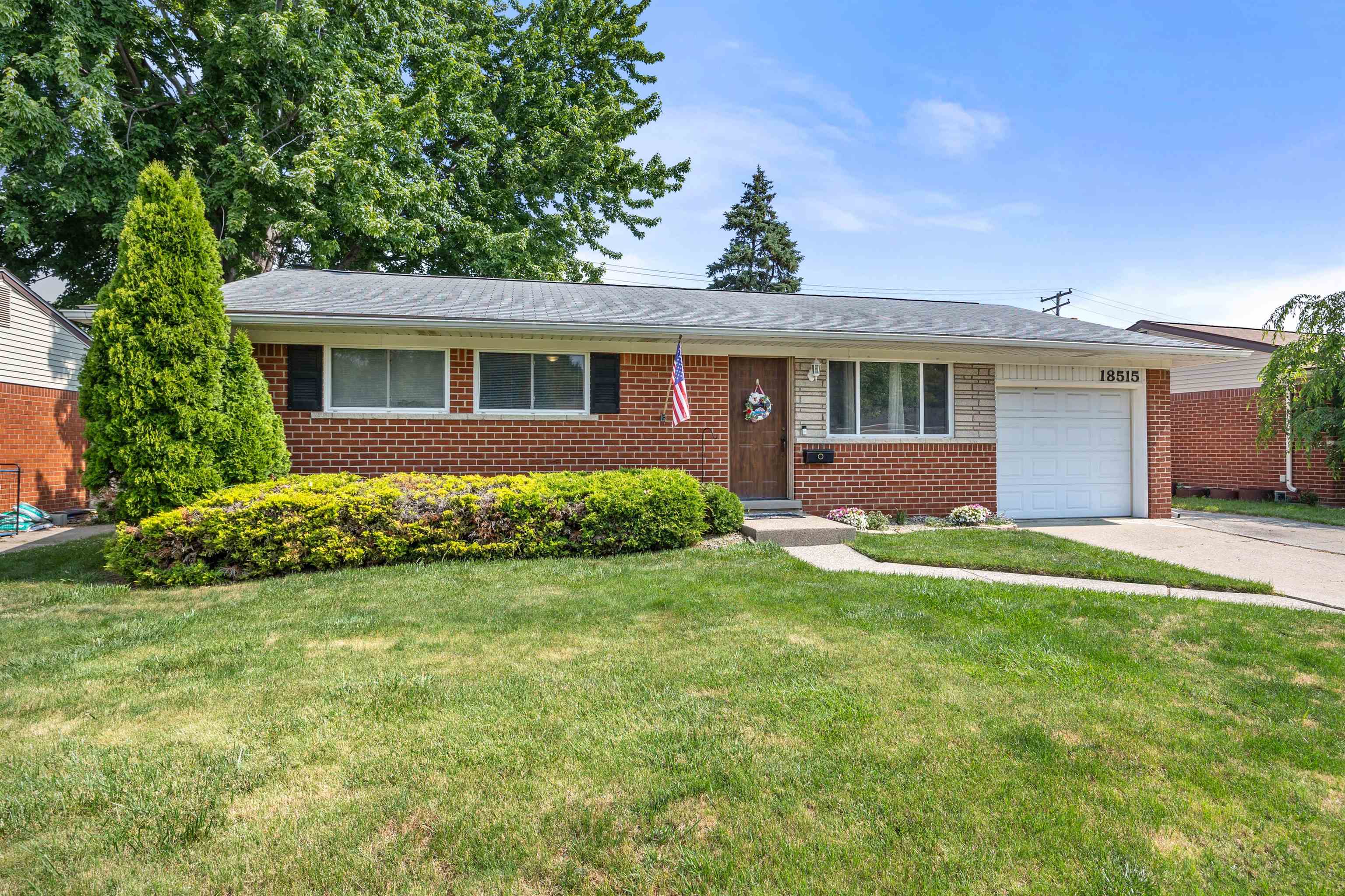 18515 Bittersweet Road Fraser, MI 48026 - Photo 2 of 24 50113200-1.JPG