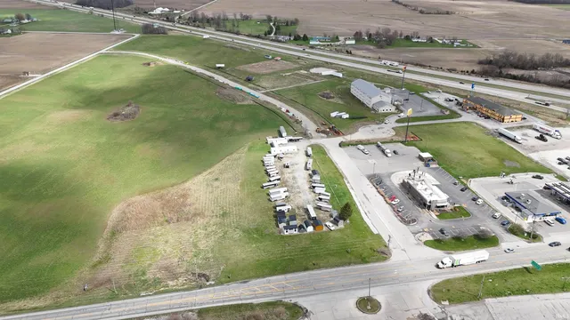 77 East Wall, Warren, IN 46792