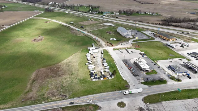 77 East Wall, Warren, IN 46792