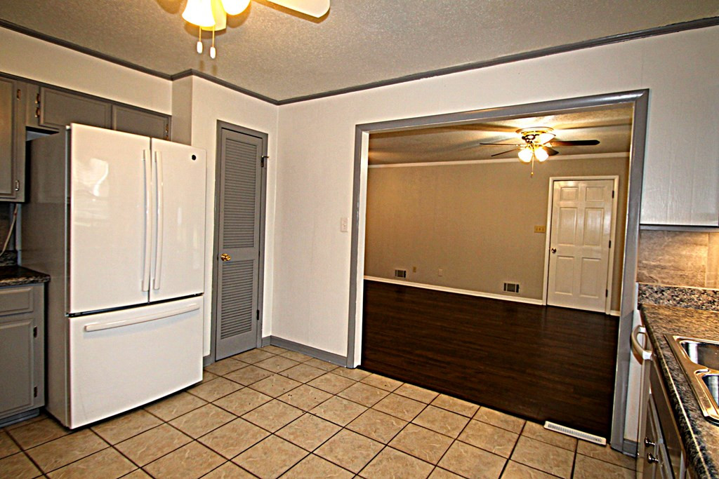 1738 Goshen Road Augusta, GA 30906 - Photo 9 of 24 Kitchen to great room