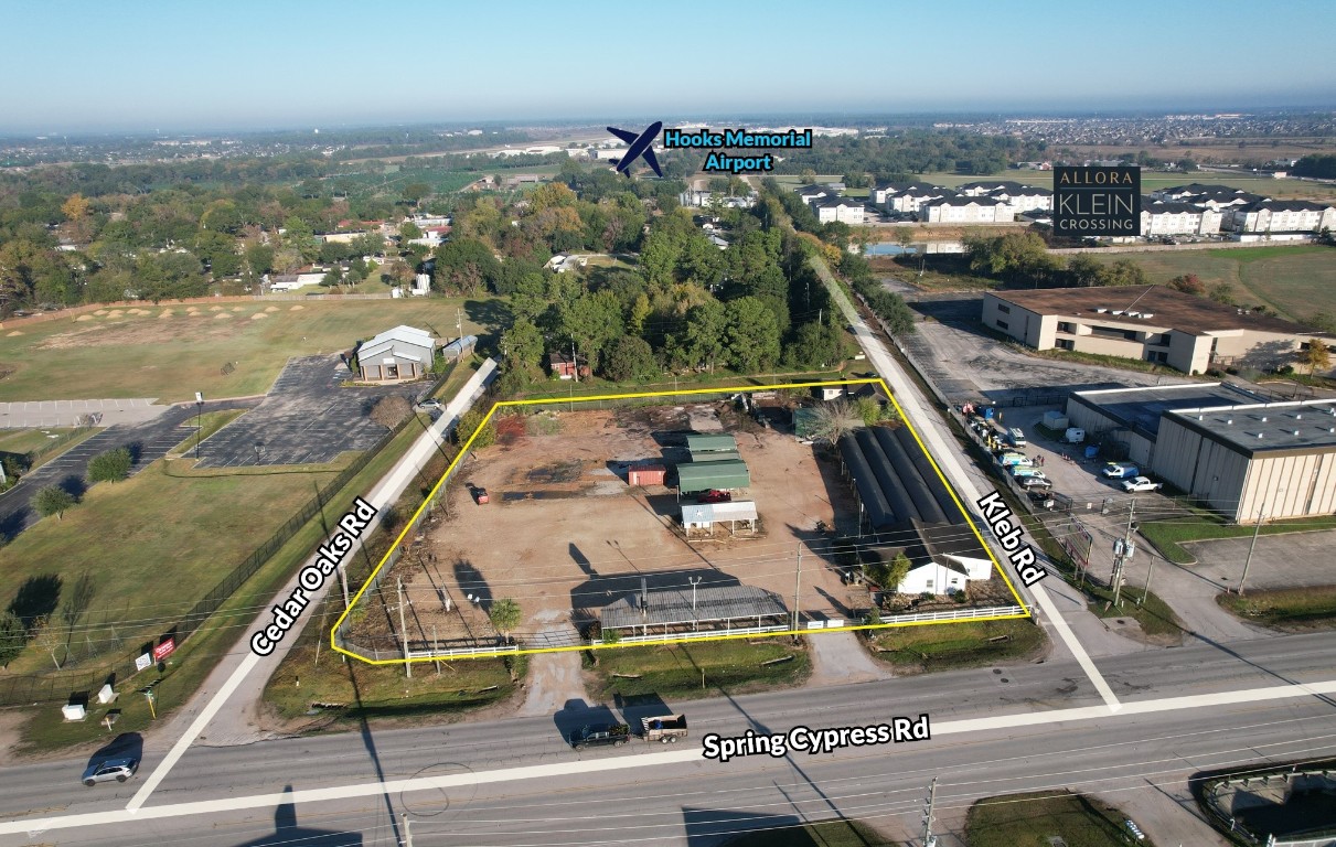 7644 Spring Cypress Road Spring, TX 77379 - Photo 2 of 28 a view of a balcony with city view