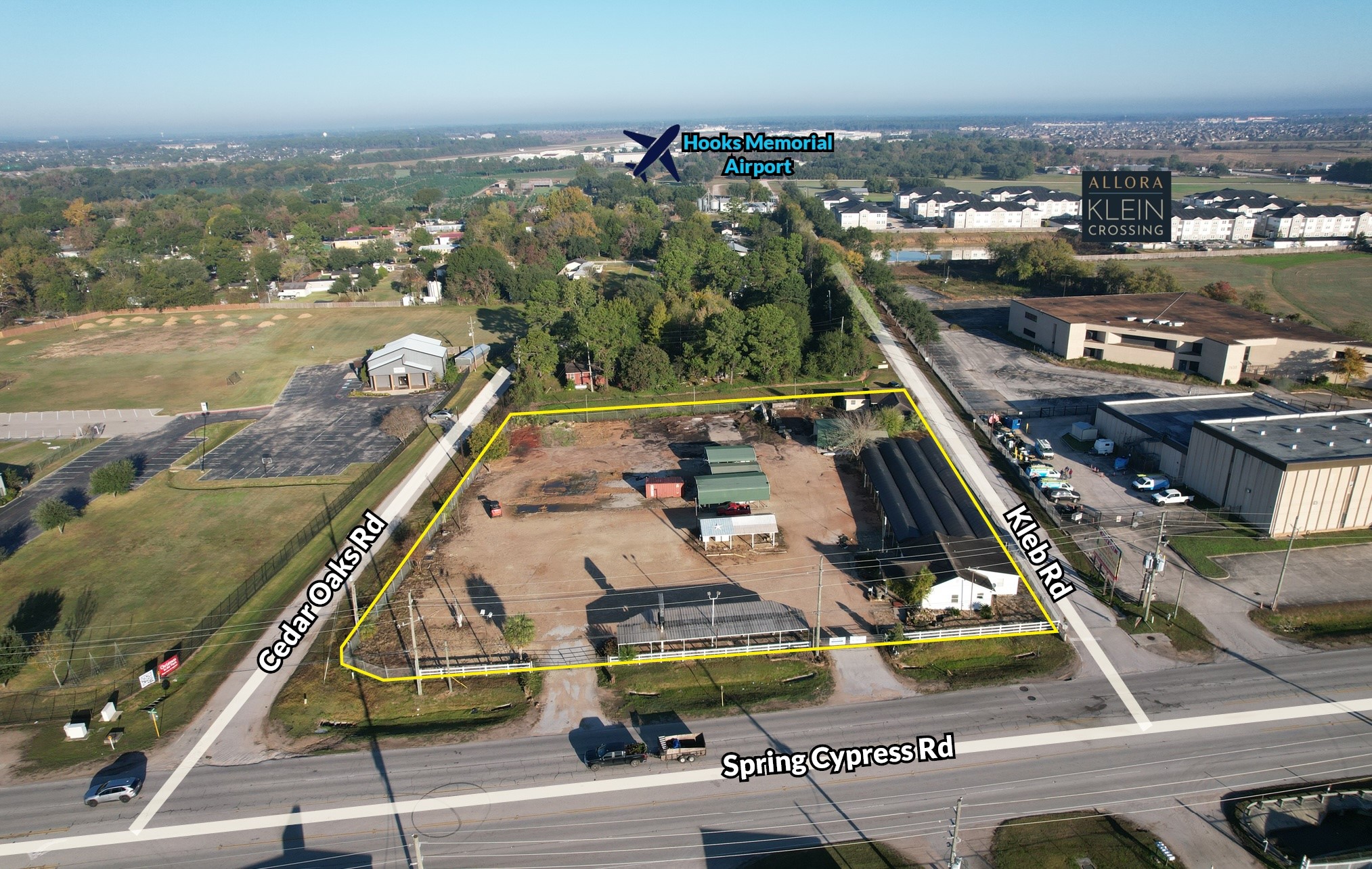 7644 Spring Cypress Road Spring, TX 77379 - Photo 2 of 3 a view of a balcony with city view