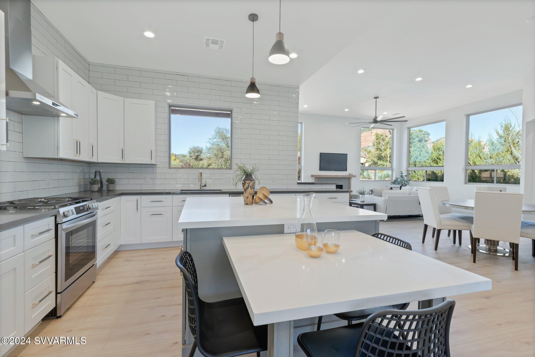 160 Roca Roja Road Sedona, AZ 86351 - Photo 12 of 26 kitchen