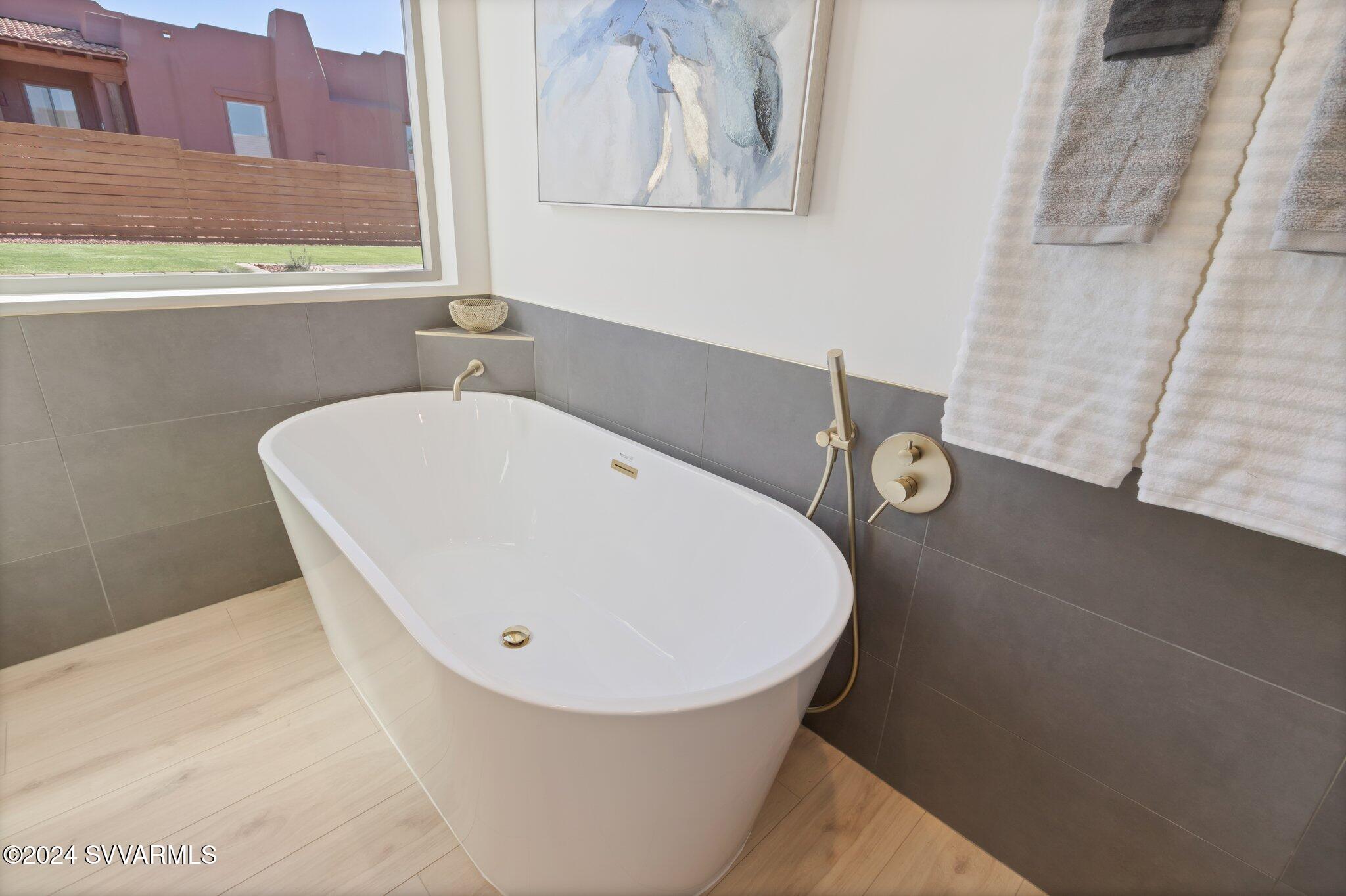 160 Roca Roja Road Sedona, AZ 86351 - Photo 18 of 26 primary bath