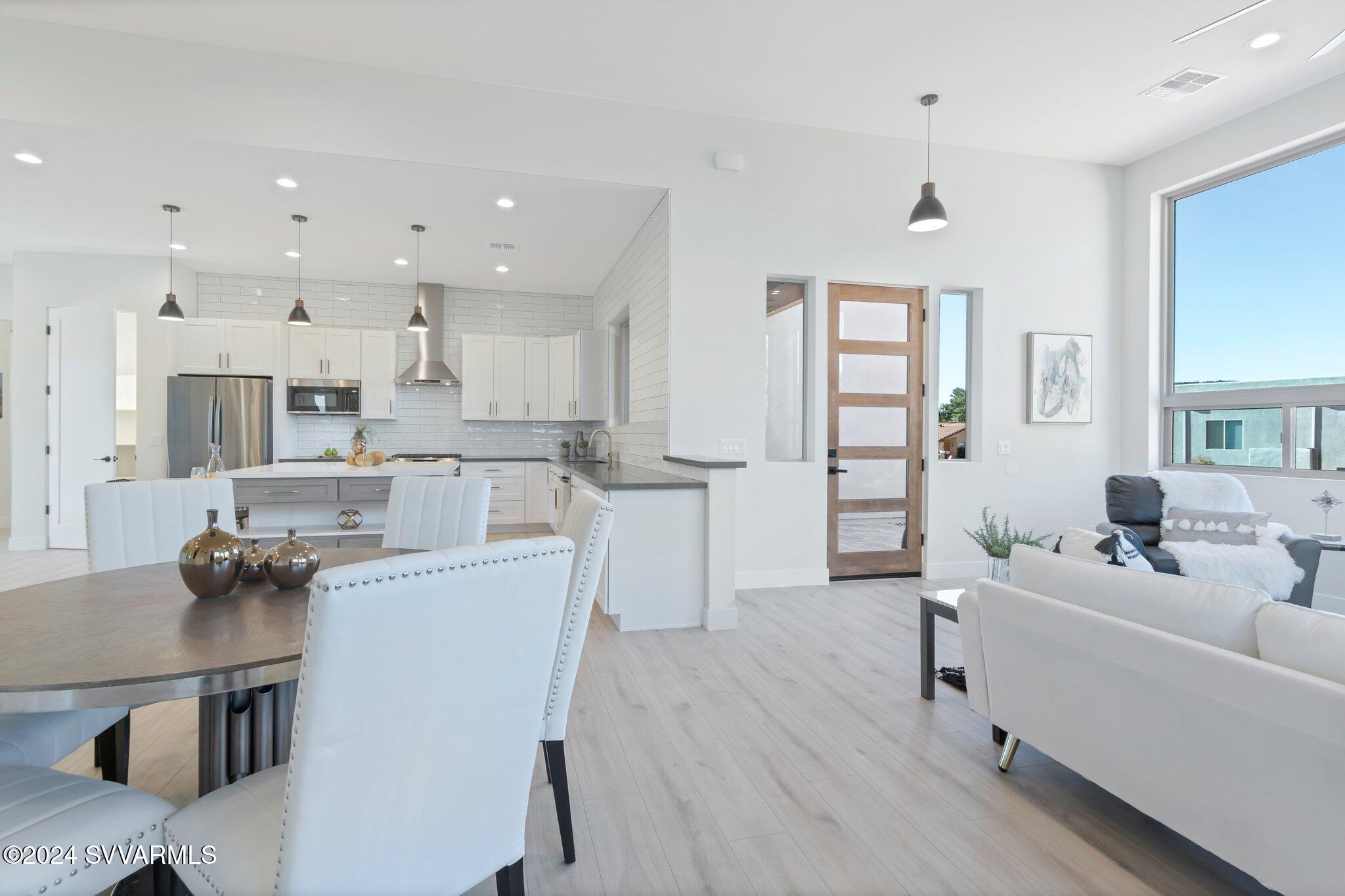160 Roca Roja Road Sedona, AZ 86351 - Photo 10 of 26 kitchen