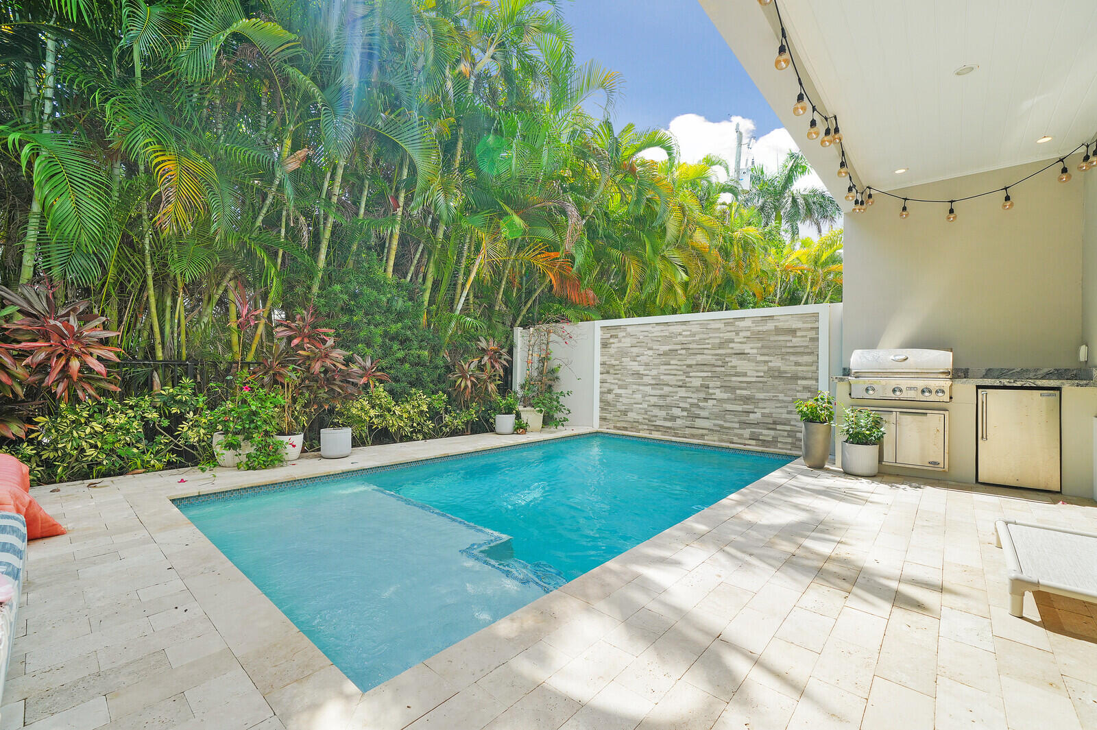 436 Northeast Wavecrest Way Boca Raton, FL 33432 - Photo 47 of 68 Pool