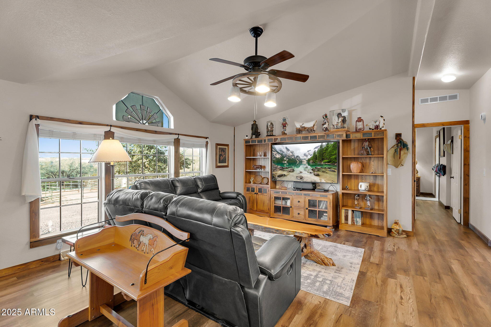 1218 East Sentinel Rock Road Phoenix, AZ 85086 - Photo 16 of 72 5-web-or-mls-Sentinel Rock -7