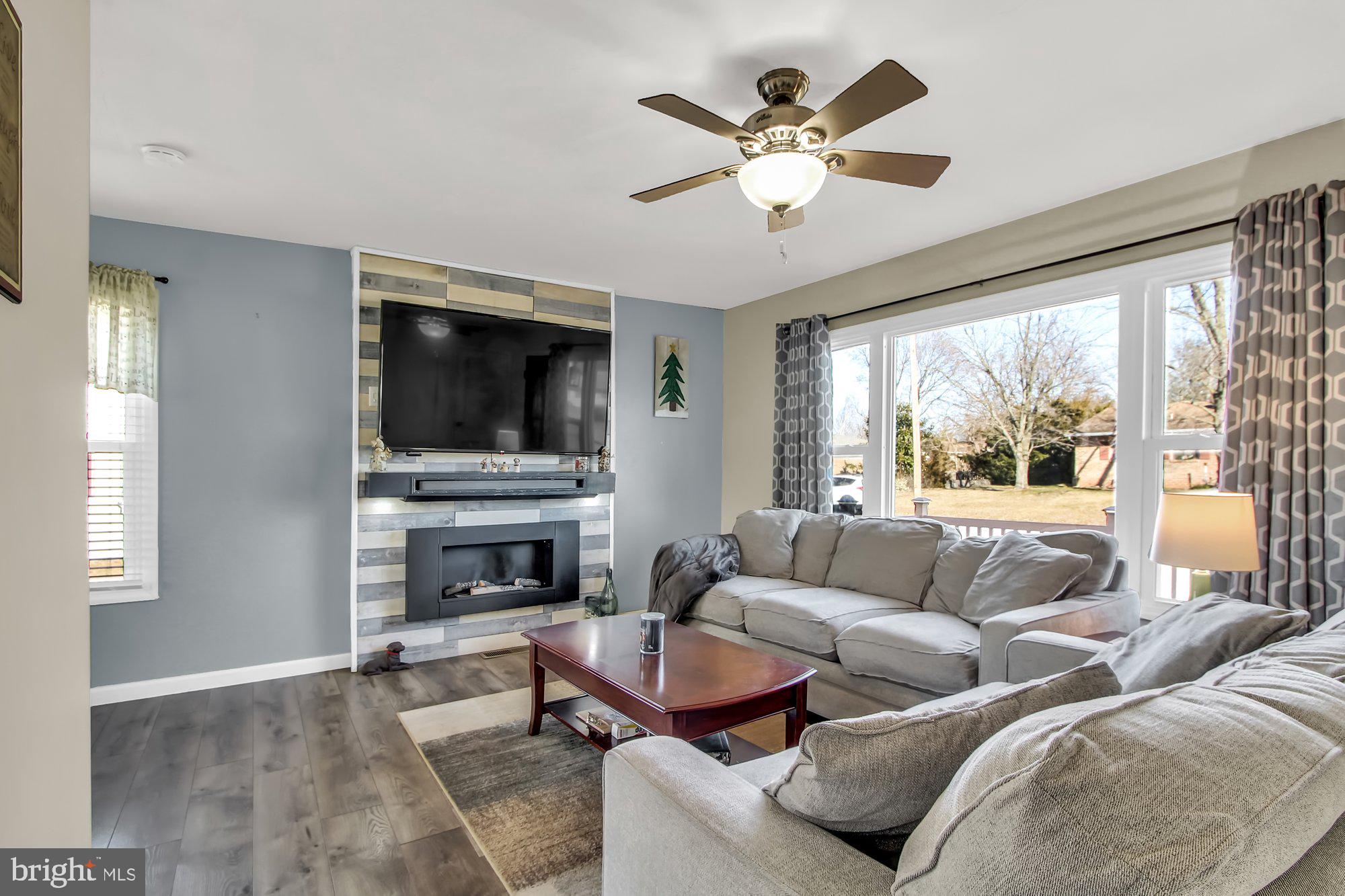 2445 Dunbar Road York, PA 17408 - Photo 4 of 16