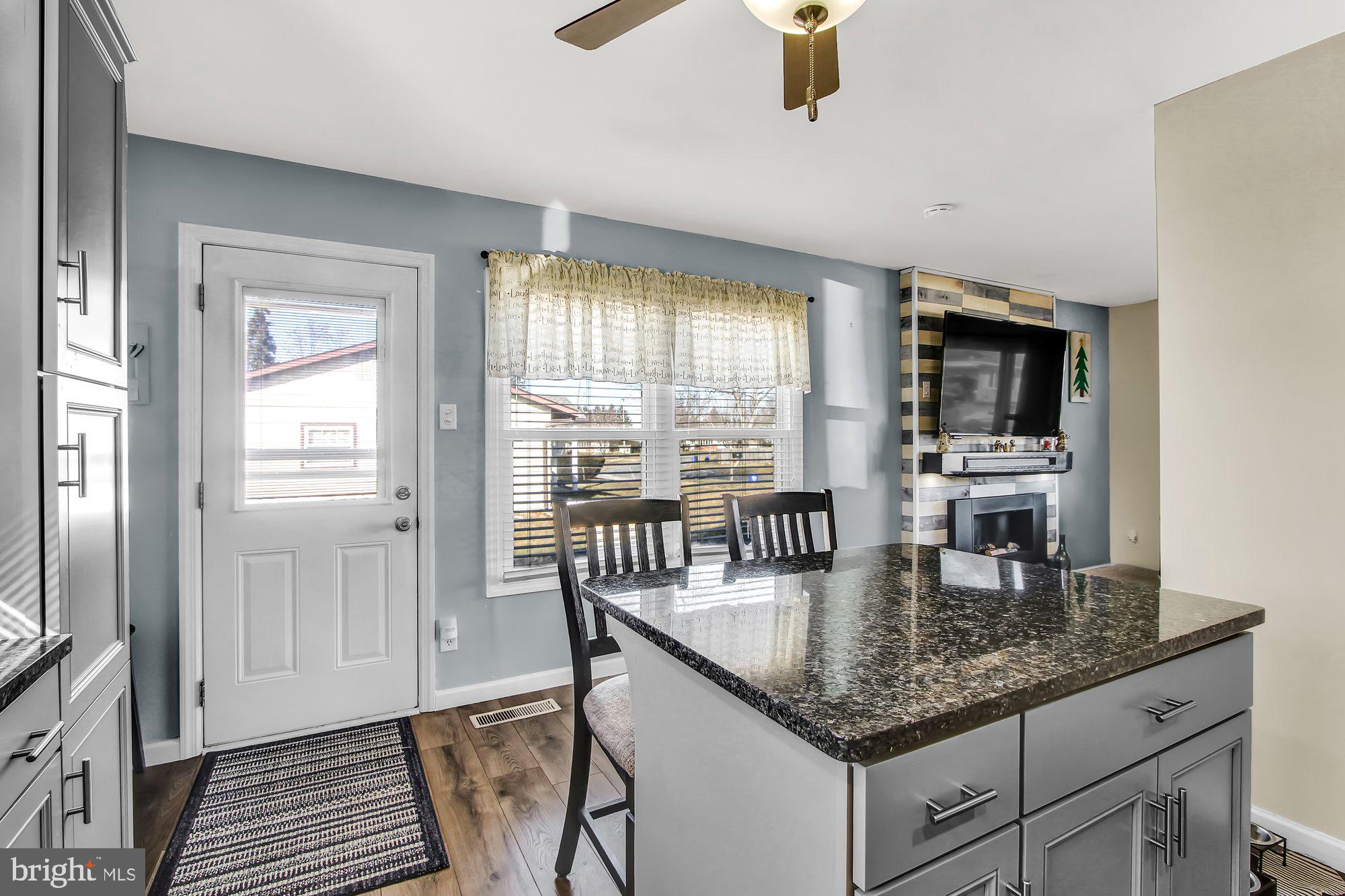 2445 Dunbar Road York, PA 17408 - Photo 7 of 16