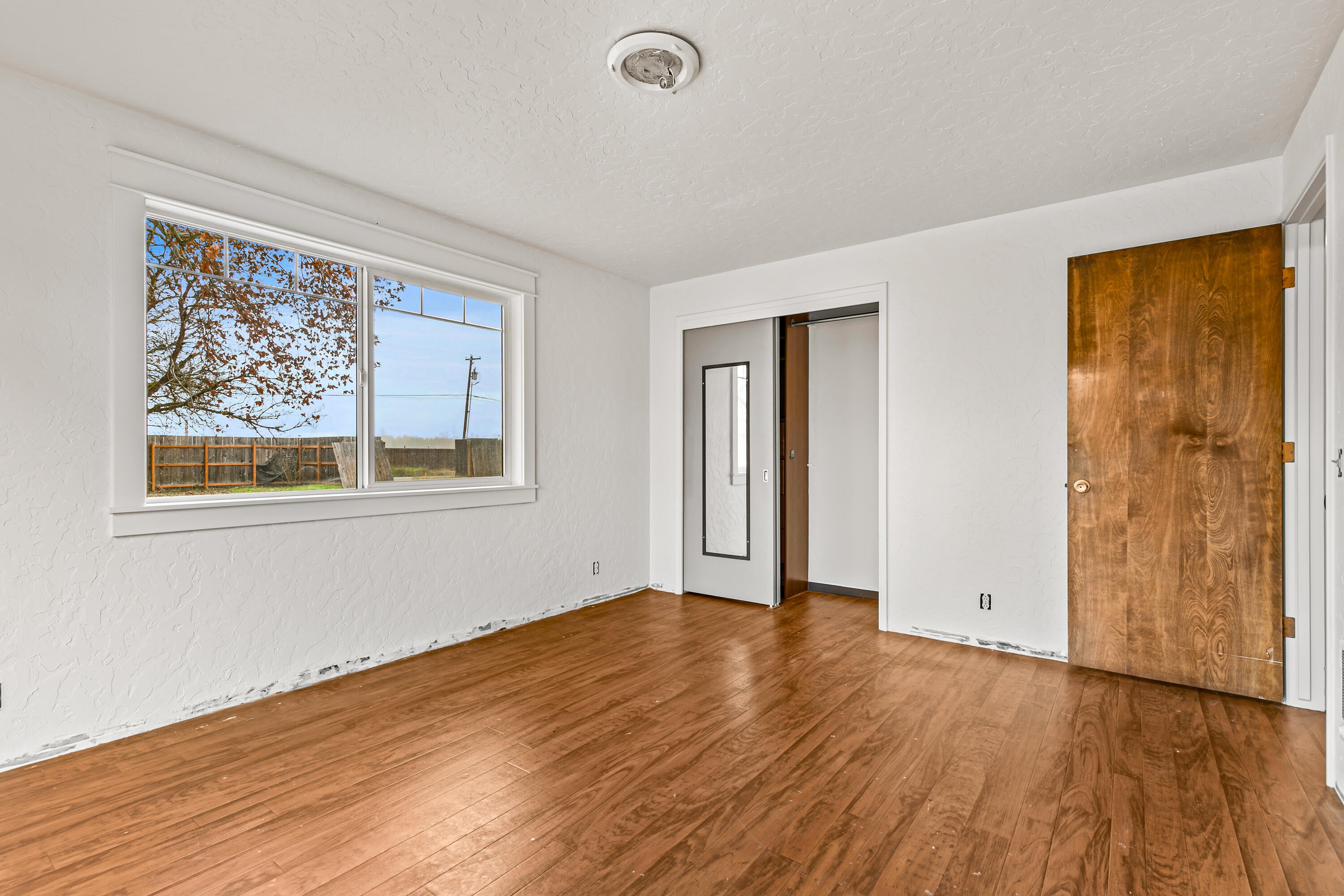 100 Minthorne Road Rogue River, OR 97537 - Photo 11 of 40 Bedroom 2
