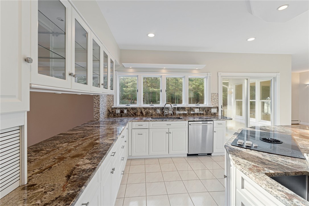 11 Windrose Circle Exeter, RI 02822 - Photo 15 of 40 Gallery Image 15
