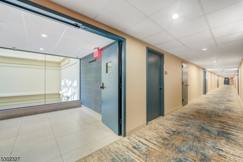 1055 River Road, Unit 814 Edgewater, NJ 07020 - Photo 16 of 33