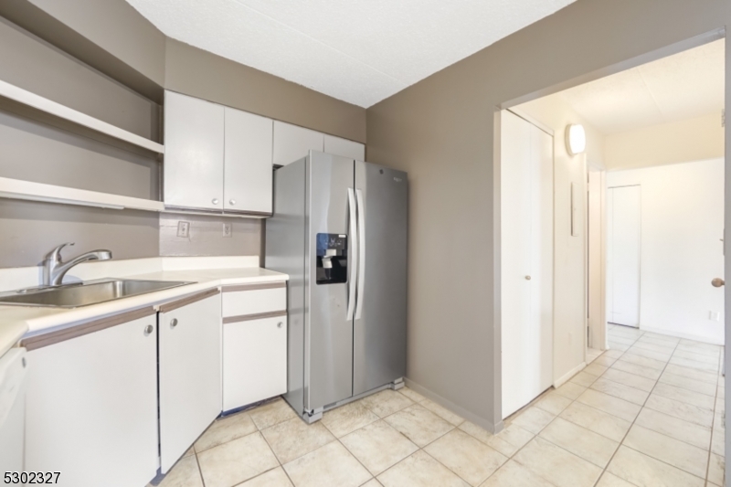 1055 River Road, Unit 814 Edgewater, NJ 07020 - Photo 10 of 33