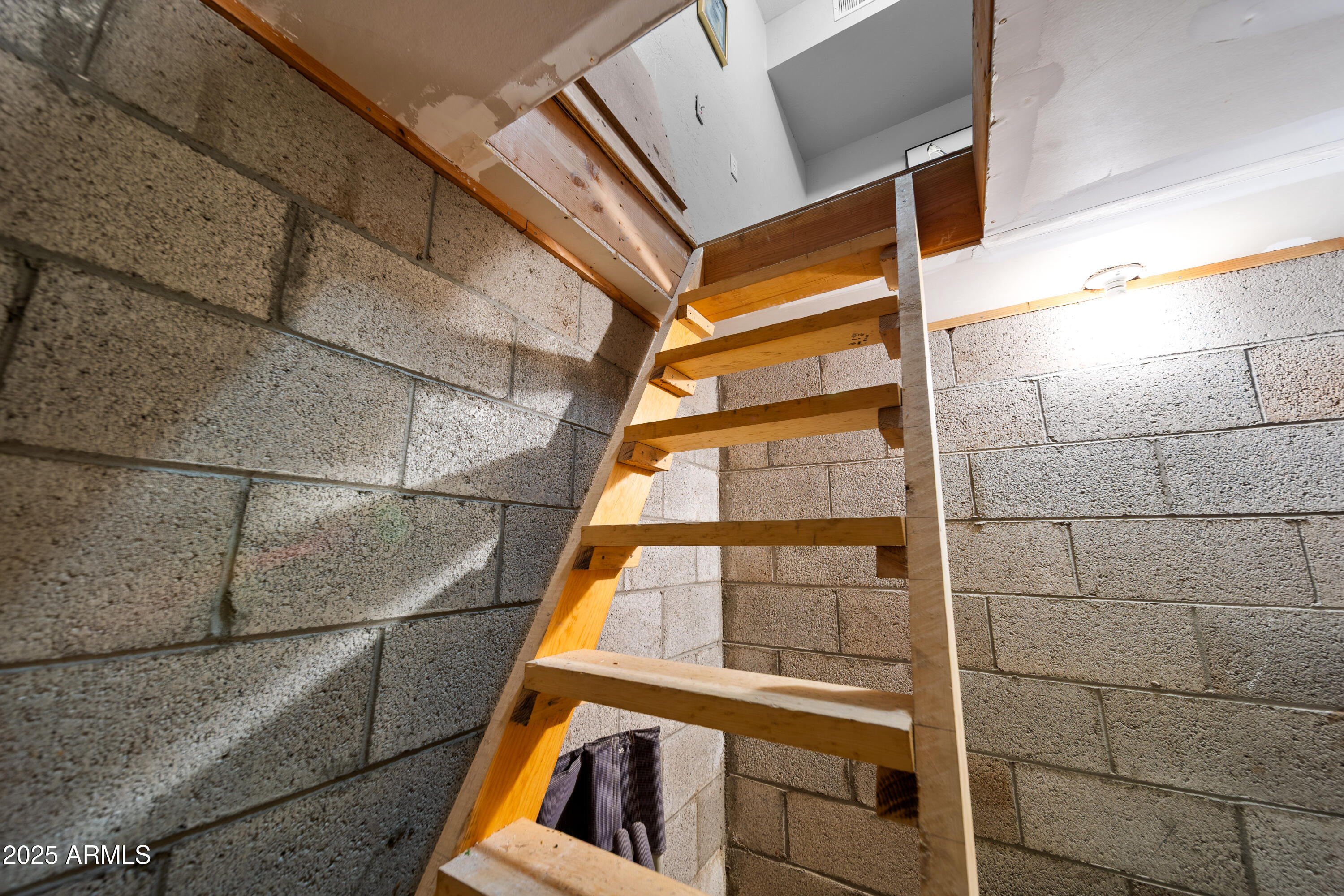 1898 Highway 260 Overgaard, AZ 85933 - Photo 23 of 38 Storage Space - Beneath Bunk Room