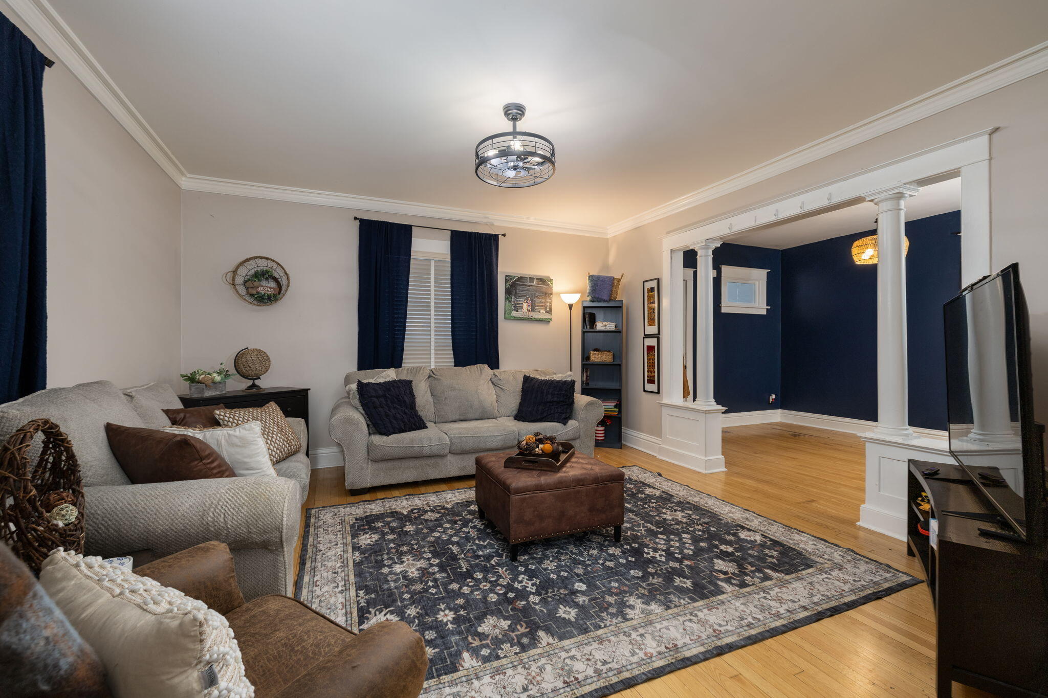 527 15th Street South La Crosse, WI 54601 - Photo 3 of 19 Living Room