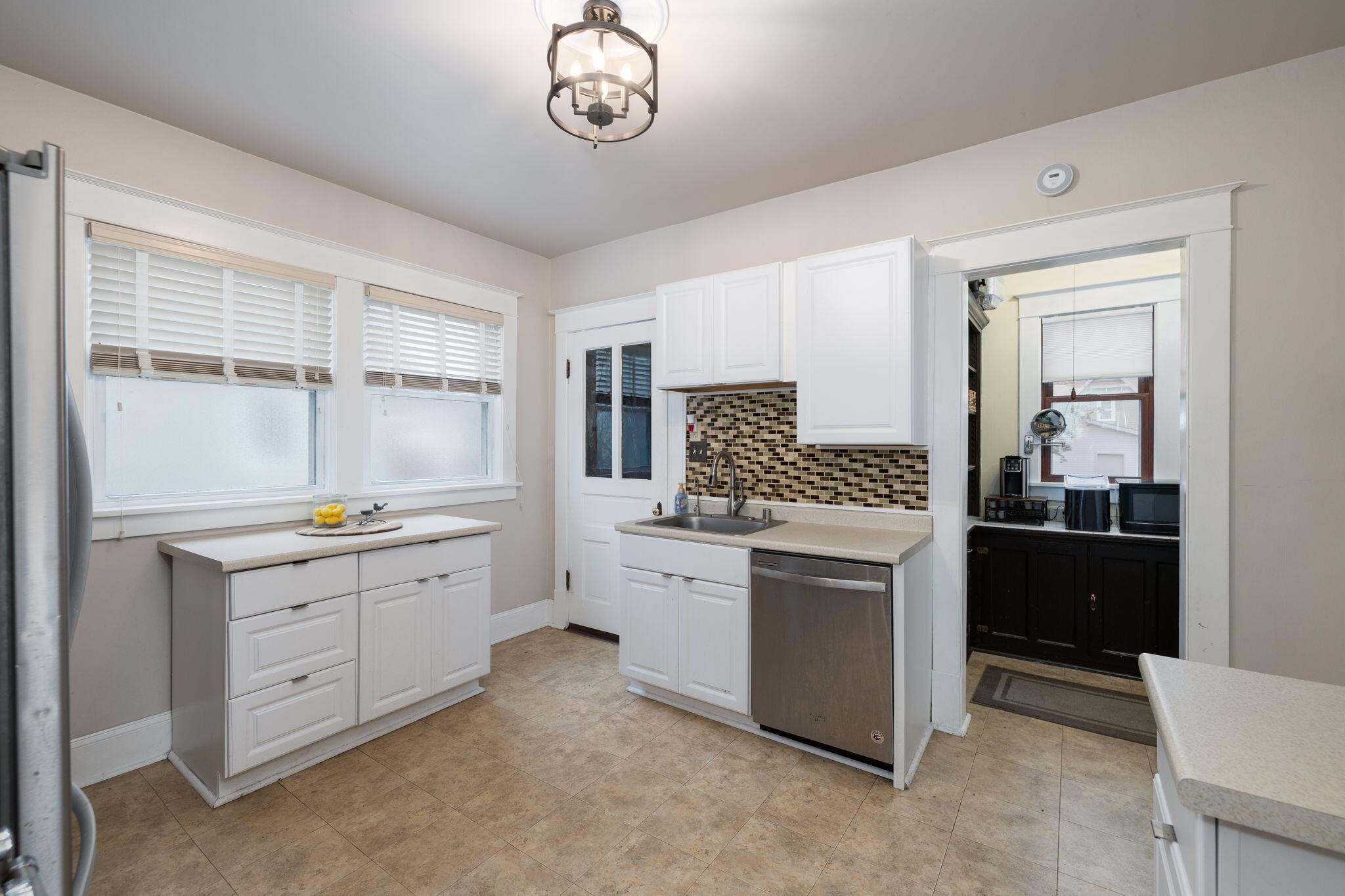 527 15th Street South La Crosse, WI 54601 - Photo 5 of 19 Kitchen