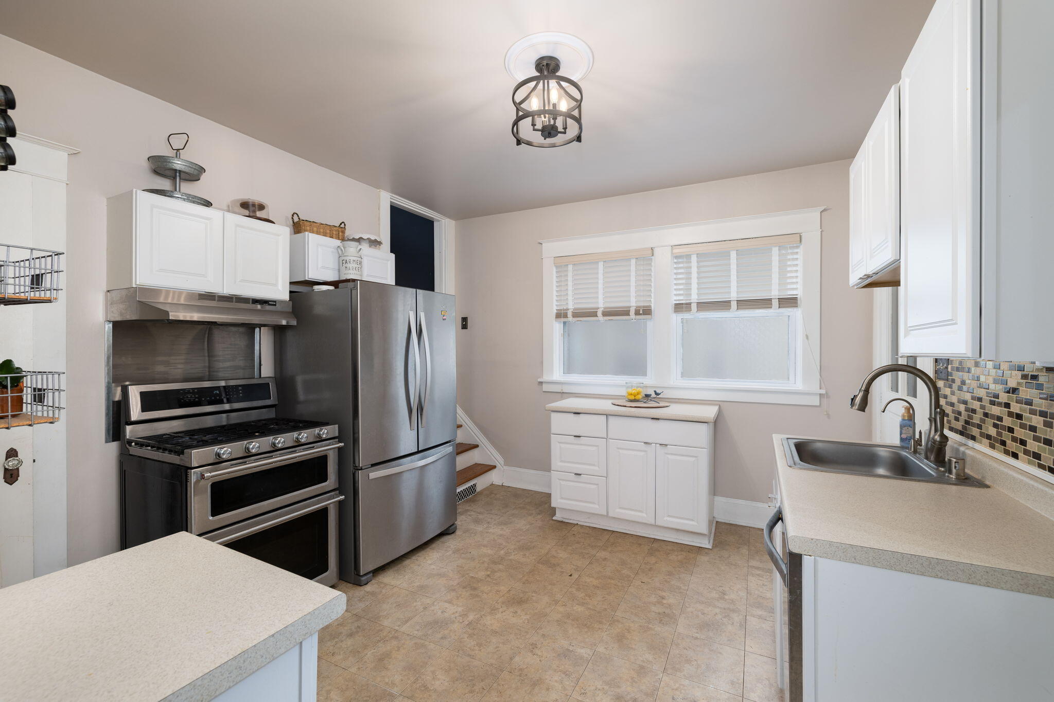527 15th Street South La Crosse, WI 54601 - Photo 7 of 19 Kitchen