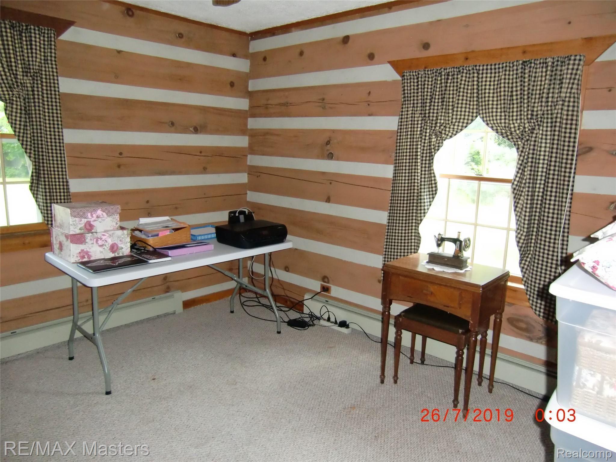 20561 Merriman Road Romulus, MI 48174 - Photo 12 of 31 CIMG4218.JPG
