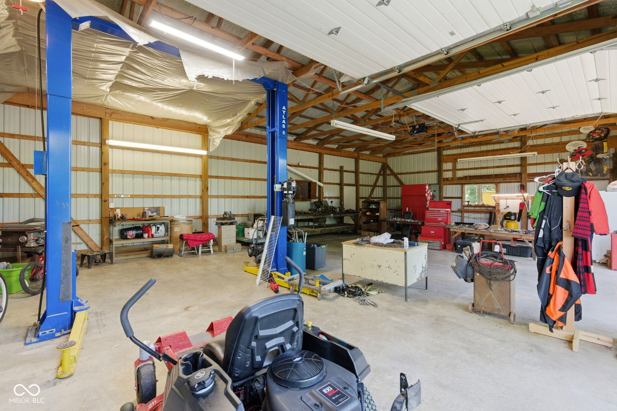 4562 West Division Road Morgantown, IN 46160 - Photo 4 of 41