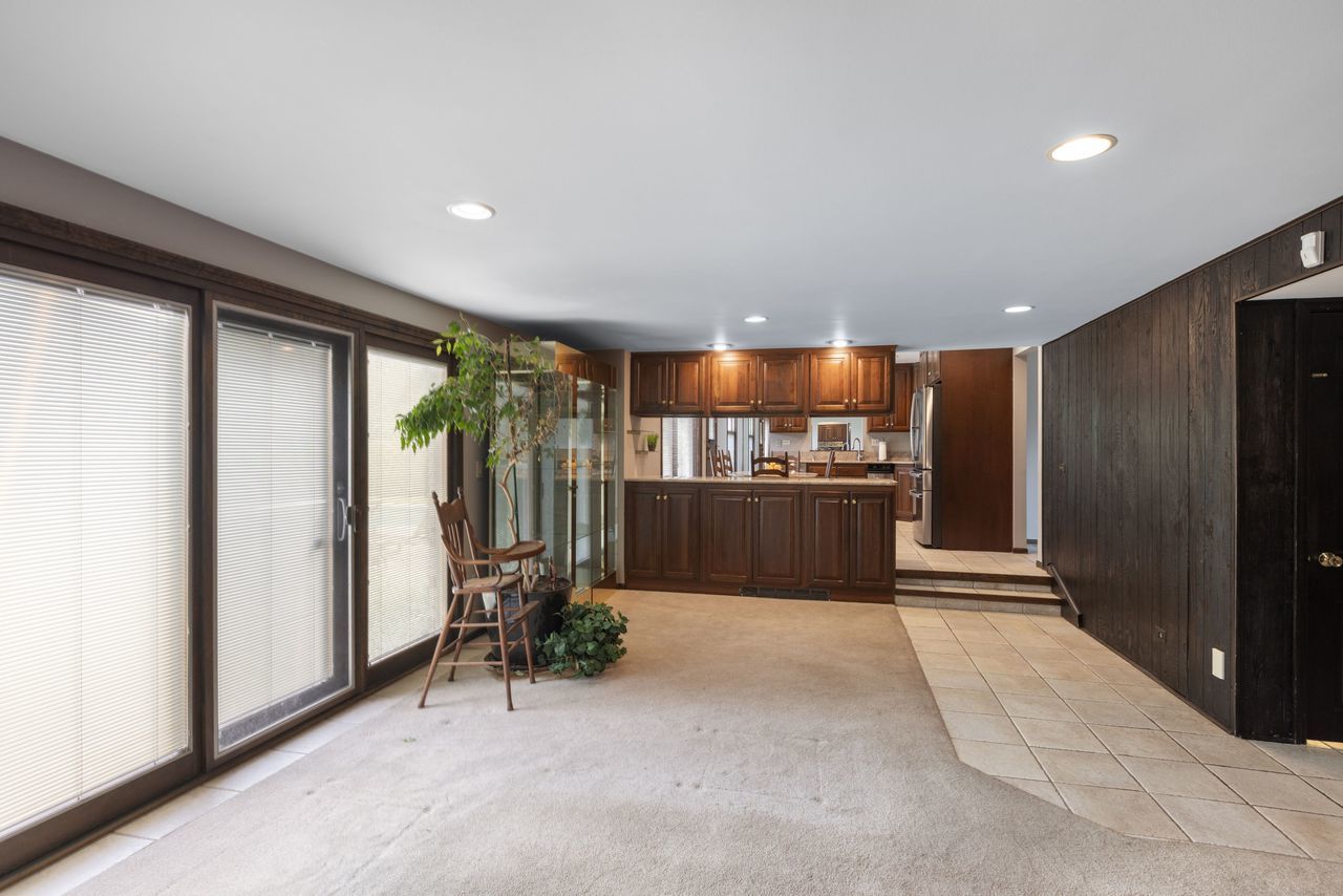 2621 Landwehr Road Glenview, IL 60026 - Photo 10 of 36 Gallery Image 10