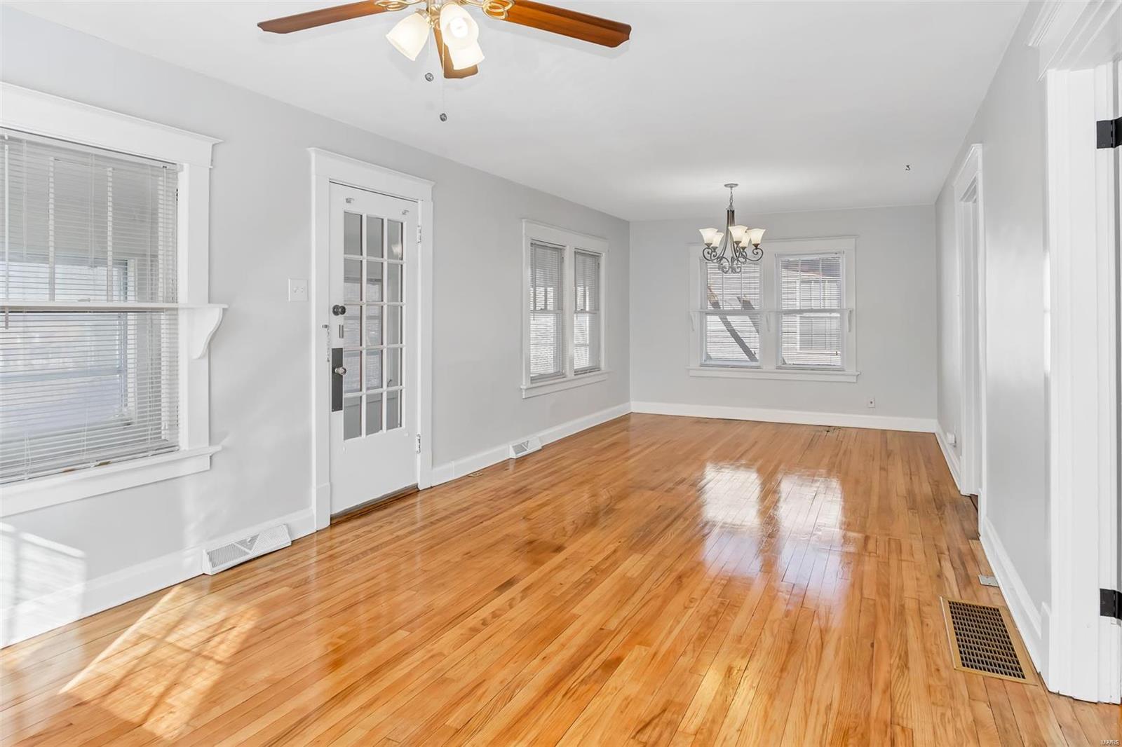 2152 North Warson Road St. Louis, MO 63114 - Photo 4 of 26 Gallery Image 4