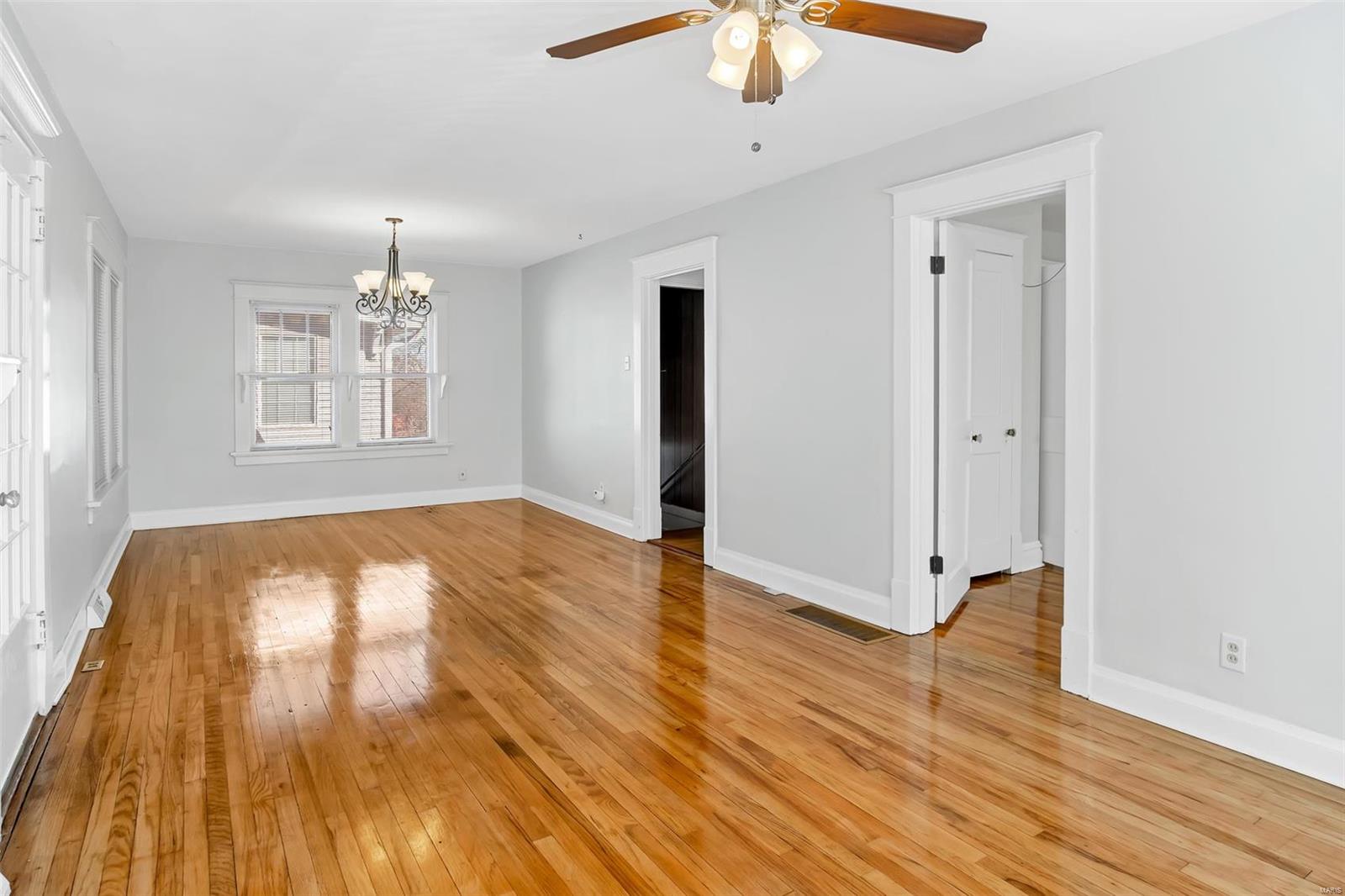 2152 North Warson Road St. Louis, MO 63114 - Photo 5 of 26 Gallery Image 5