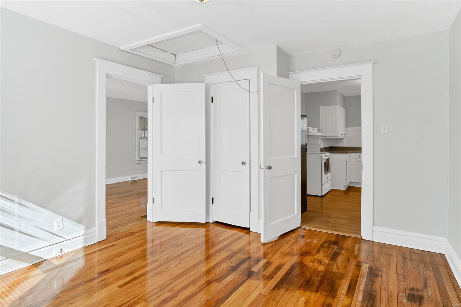 2152 North Warson Road St. Louis, MO 63114 - Photo 9 of 26 Gallery Image 9