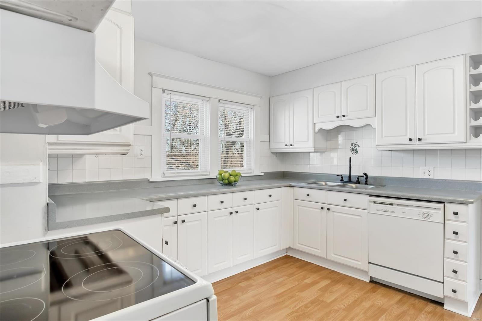 2152 North Warson Road St. Louis, MO 63114 - Photo 10 of 26 Gallery Image 10