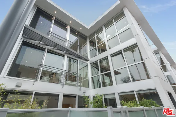 $10,900 | 11962 Gorham Avenue, Unit 2, Los Angeles, CA 90049