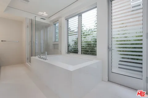 $10,900 | 11962 Gorham Avenue, Unit 2, Los Angeles, CA 90049