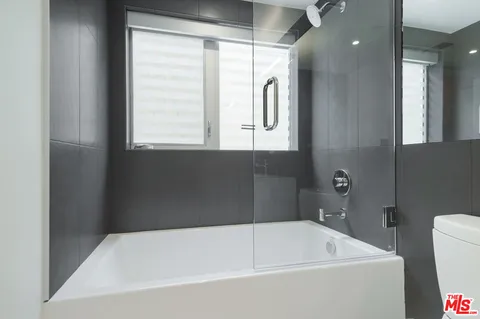 $10,900 | 11962 Gorham Avenue, Unit 2, Los Angeles, CA 90049