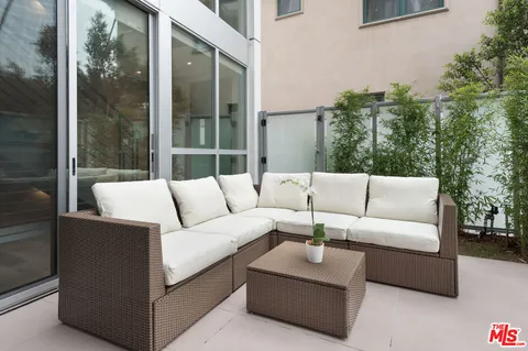 $10,900 | 11962 Gorham Avenue, Unit 2, Los Angeles, CA 90049