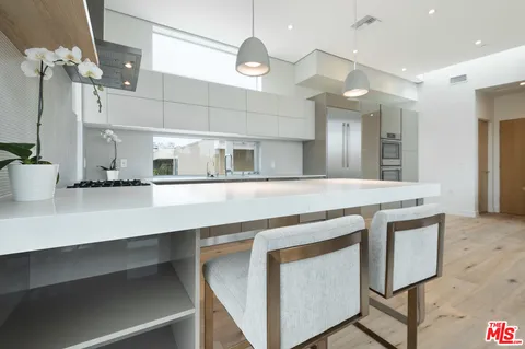 $10,900 | 11962 Gorham Avenue, Unit 2, Los Angeles, CA 90049