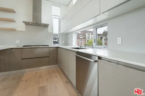 $10,900 | 11962 Gorham Avenue, Unit 2, Los Angeles, CA 90049