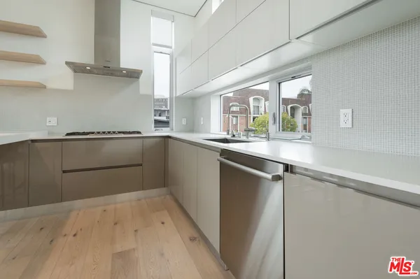 $10,900 | 11962 Gorham Avenue, Unit 2, Los Angeles, CA 90049