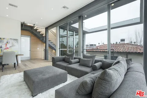 $10,900 | 11962 Gorham Avenue, Unit 2, Los Angeles, CA 90049