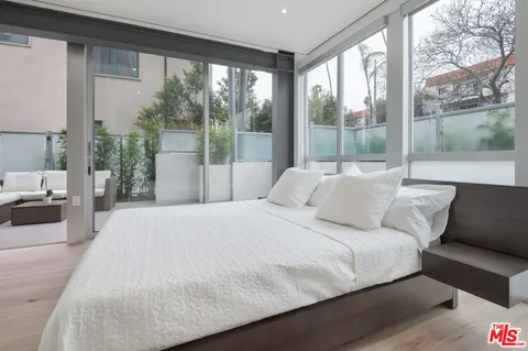 $10,900 | 11962 Gorham Avenue, Unit 2, Los Angeles, CA 90049