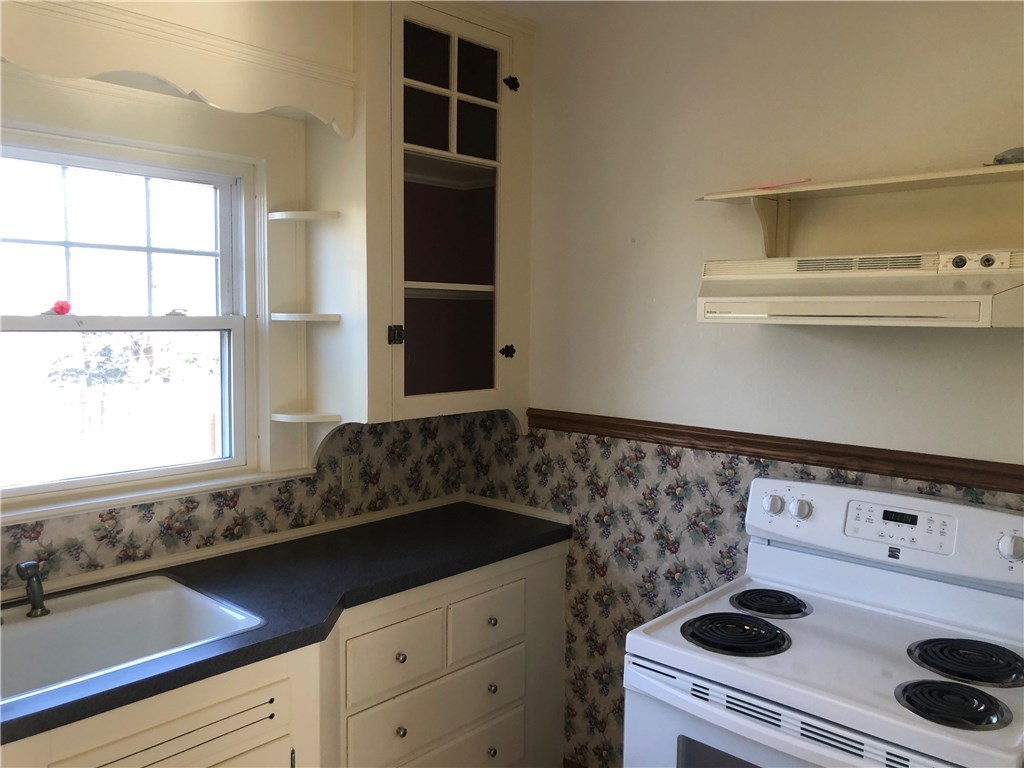 60 Oak Street Westerly, RI 02891 - Photo 10 of 26 Gallery Image 10